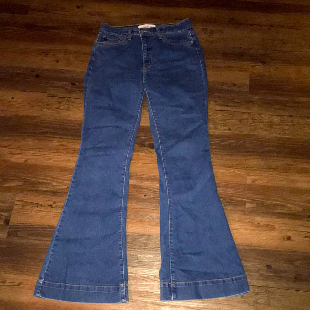 SOLD⭐️NWOT boutique Bell bottom jeans - Picture 3 of 10